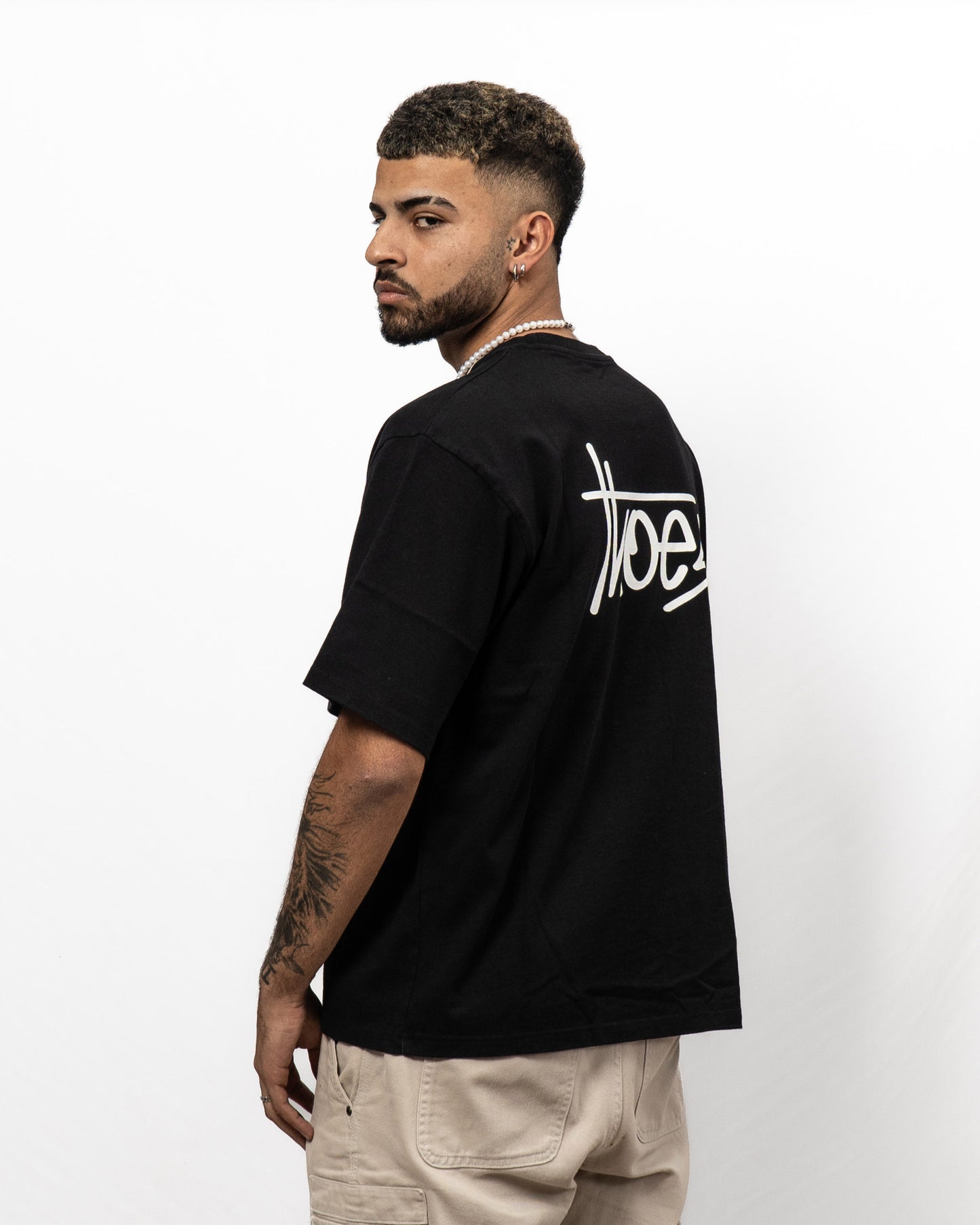 Thoes Essentials Tee (Black)